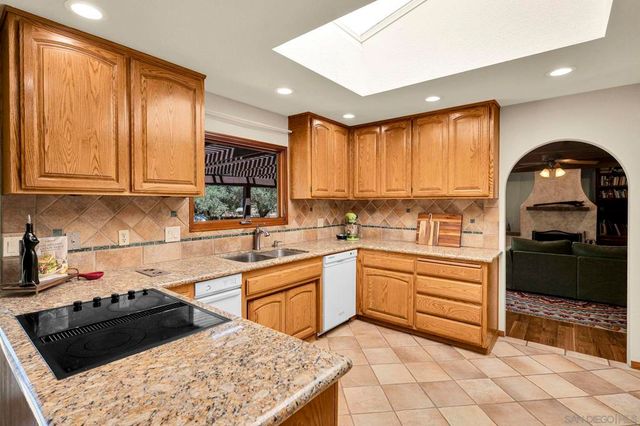 13970 Misty Oak Rd, Valley Center, CA 92082