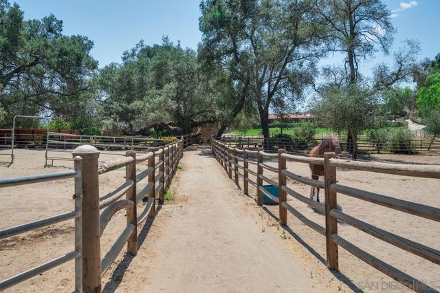 13970 Misty Oak Rd, Valley Center, CA 92082