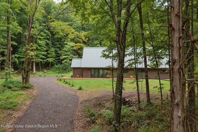 231 High Falls Road, Saugerties, NY 12477