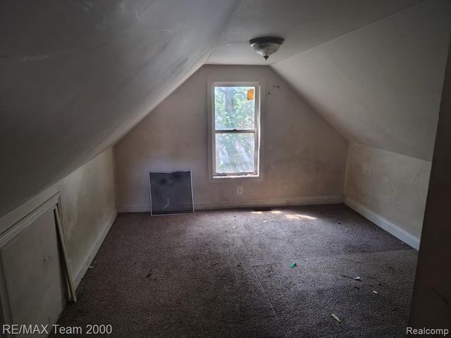 20890 Ridgemont Road, Harper Woods, MI 48225
