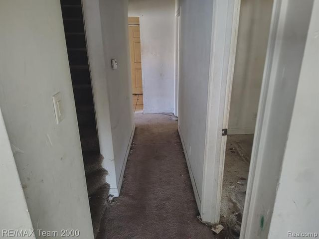 20890 Ridgemont Road, Harper Woods, MI 48225