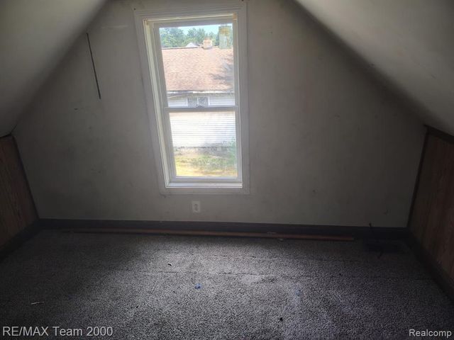 20890 Ridgemont Road, Harper Woods, MI 48225
