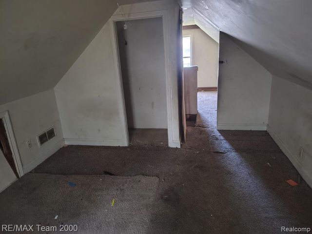 20890 Ridgemont Road, Harper Woods, MI 48225