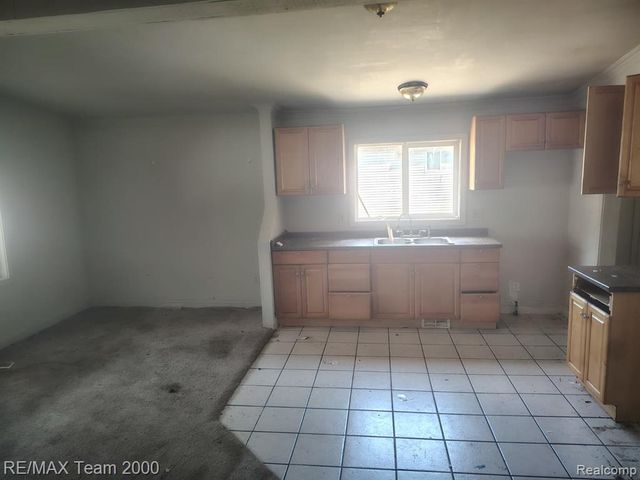 20890 Ridgemont Road, Harper Woods, MI 48225