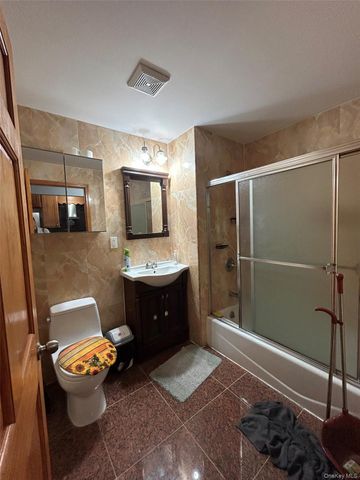 43-22 Robinson Street 2C, Flushing, NY 11355