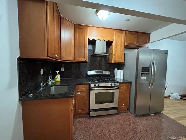 43-22 Robinson Street 2C, Flushing, NY 11355