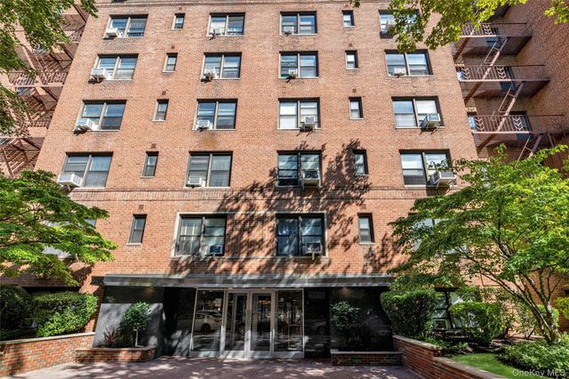 110-45 71St Road 3N, Forest Hills, NY 11375
