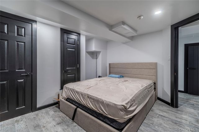 15 sinclair martin Drive, Roslyn, NY 11576