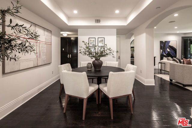 11715 Chenault Street 204, Los Angeles, CA 90049