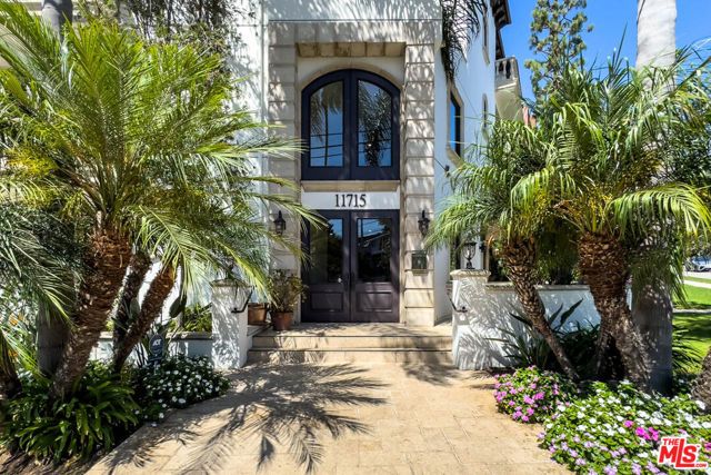 11715 Chenault Street 204, Los Angeles, CA 90049
