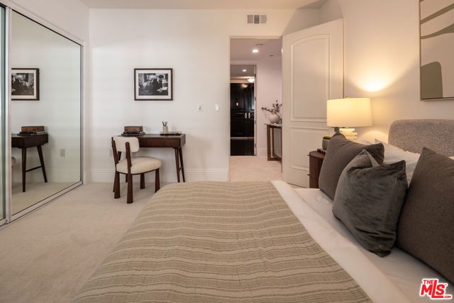 11715 Chenault Street 204, Los Angeles, CA 90049