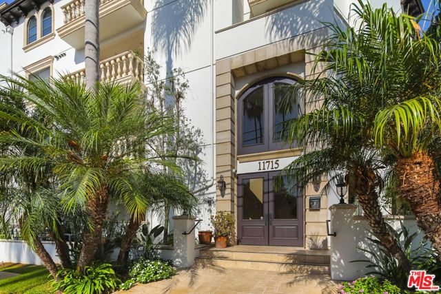 11715 Chenault Street 204, Los Angeles, CA 90049
