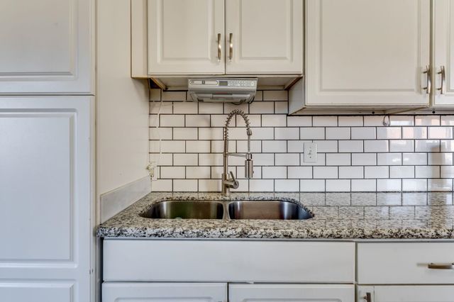 1821 W 21st St S, Wichita, KS 67217