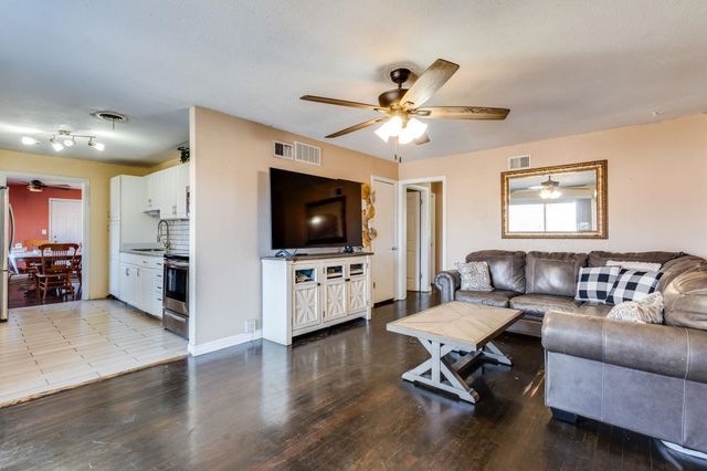 1821 W 21st St S, Wichita, KS 67217