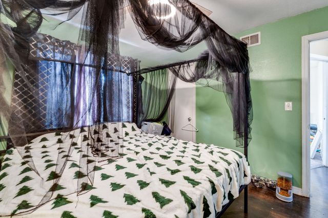 1821 W 21st St S, Wichita, KS 67217