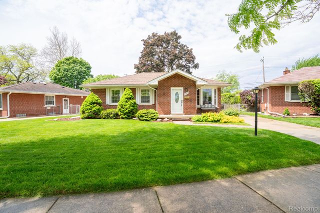 2960 Anna Court, Trenton, MI 48183