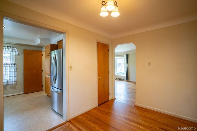 2960 Anna Court, Trenton, MI 48183