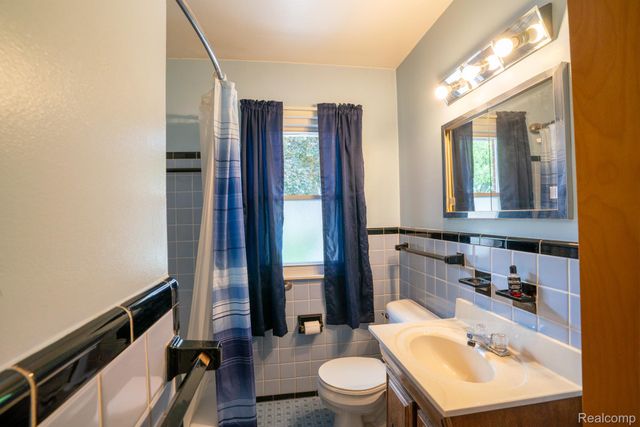 2960 Anna Court, Trenton, MI 48183