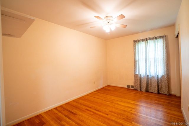 2960 Anna Court, Trenton, MI 48183