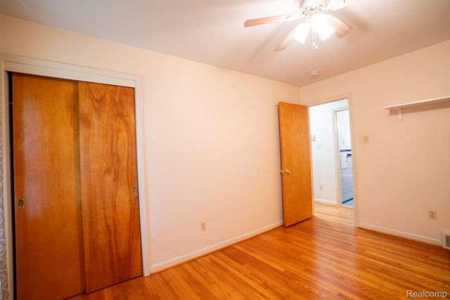 2960 Anna Court, Trenton, MI 48183