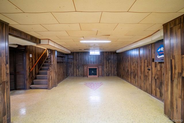 2960 Anna Court, Trenton, MI 48183