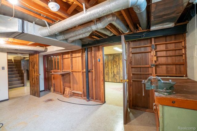 2960 Anna Court, Trenton, MI 48183