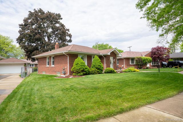 2960 Anna Court, Trenton, MI 48183