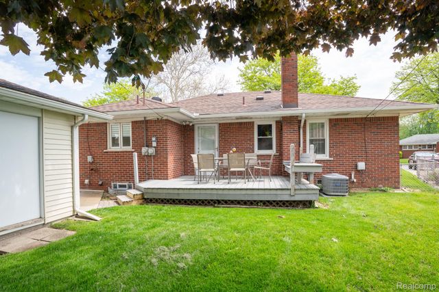 2960 Anna Court, Trenton, MI 48183