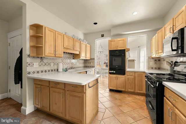 2015 ALLEN PL NW, Washington, DC 20009