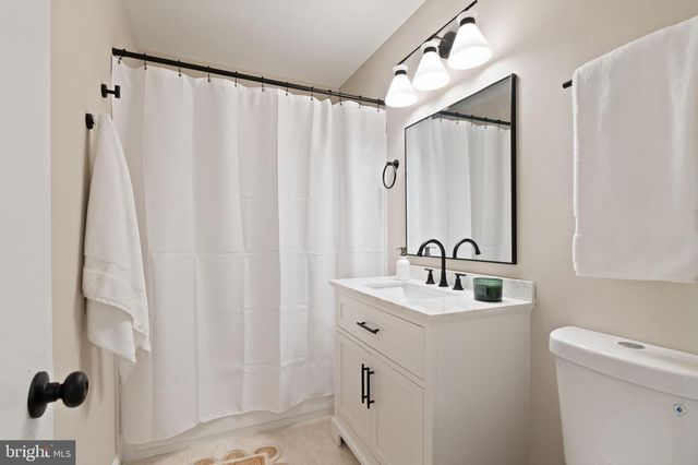 14623 BAKERSFIELD ST, Woodbridge, VA 22193