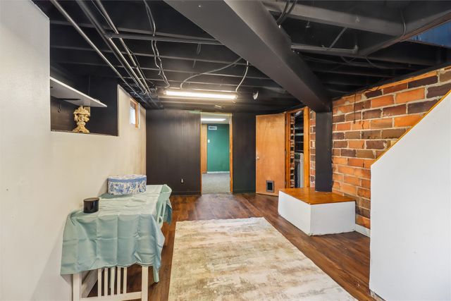 2701 30th Street, Des Moines, IA 50310