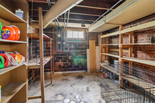 2701 30th Street, Des Moines, IA 50310