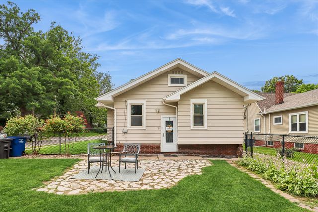 2701 30th Street, Des Moines, IA 50310