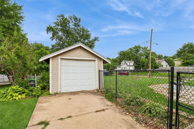 2701 30th Street, Des Moines, IA 50310