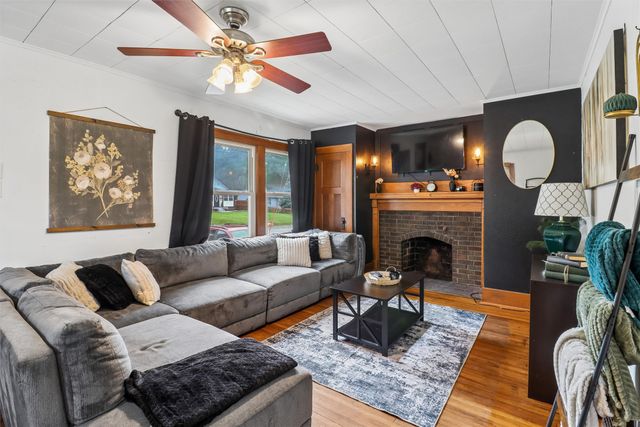 2701 30th Street, Des Moines, IA 50310