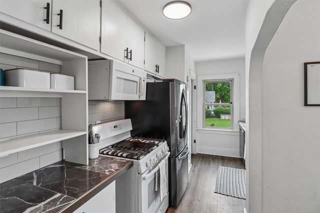 2701 30th Street, Des Moines, IA 50310