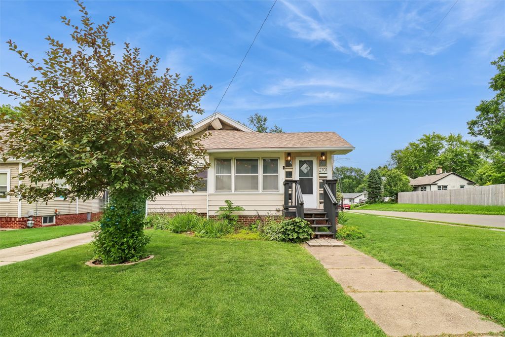 2701 30th Street, Des Moines, IA 50310