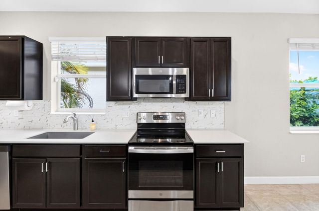 8410 NW GREENBANK Circle, Port St. Lucie, Port St Lucie, FL 34987