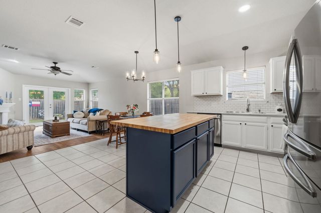 3704 Kissman DR, Austin, TX 78728