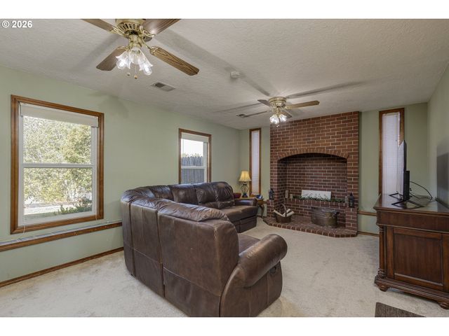 7405 Sw 172ND Ave, Beaverton, OR 97007