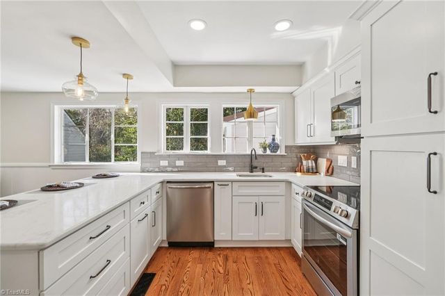 907 Sunset Drive, High Point, NC 27262