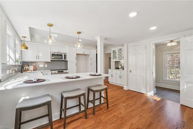 907 Sunset Drive, High Point, NC 27262