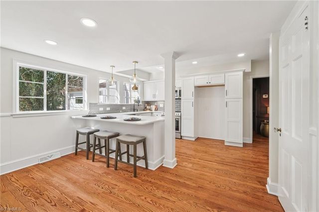 907 Sunset Drive, High Point, NC 27262