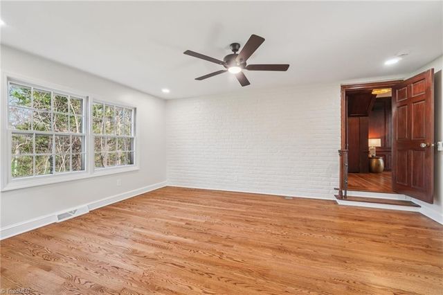 907 Sunset Drive, High Point, NC 27262