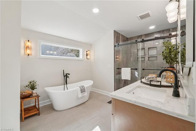 907 Sunset Drive, High Point, NC 27262