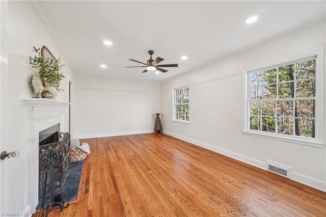 907 Sunset Drive, High Point, NC 27262