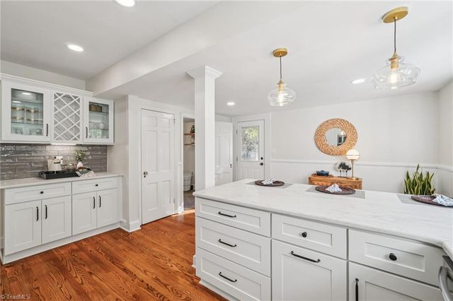 907 Sunset Drive, High Point, NC 27262