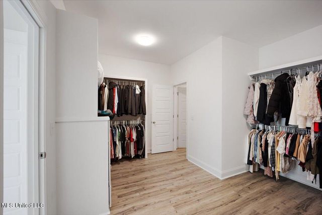 102 Twain Trail, Clinton, MS 39056