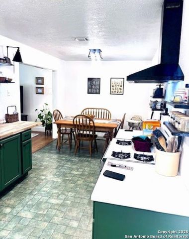 703 mcdougal, San Antonio, TX 78223