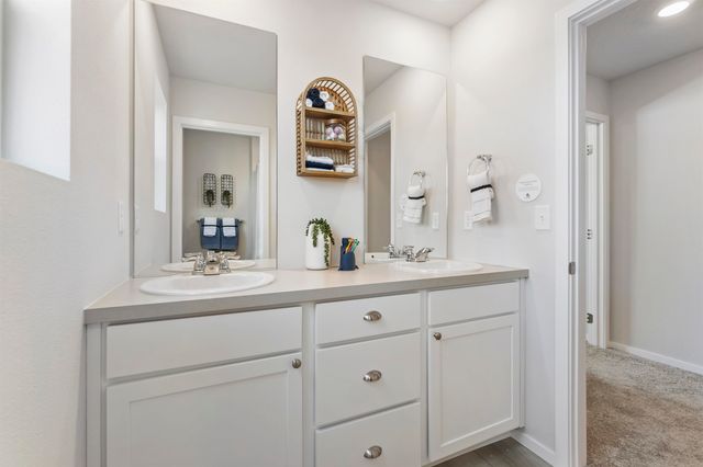 2690 N Red Shoulder Ln, Liberty Lake, WA 99019